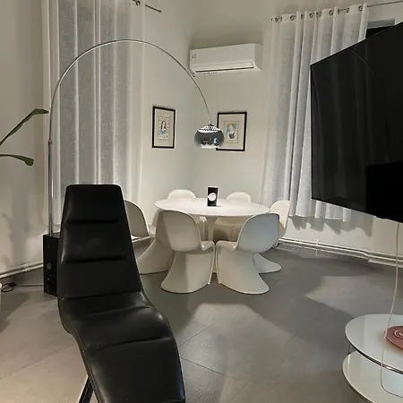 Square 45 Feriehus *